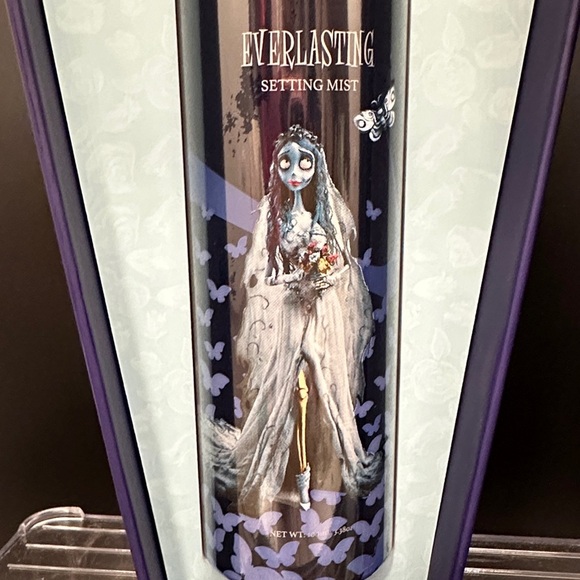 Beauty Creations Why So Blue? Eyeshadow Palette, Setting Spray and Lip Oil. - Picture 8 of 11